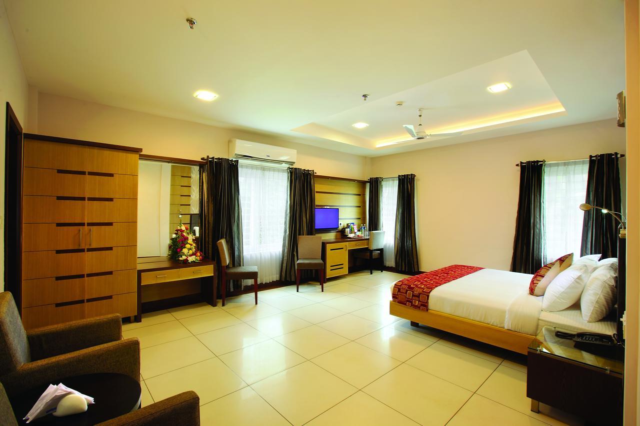 Hotel Aswathy Kodungallūr Extérieur photo