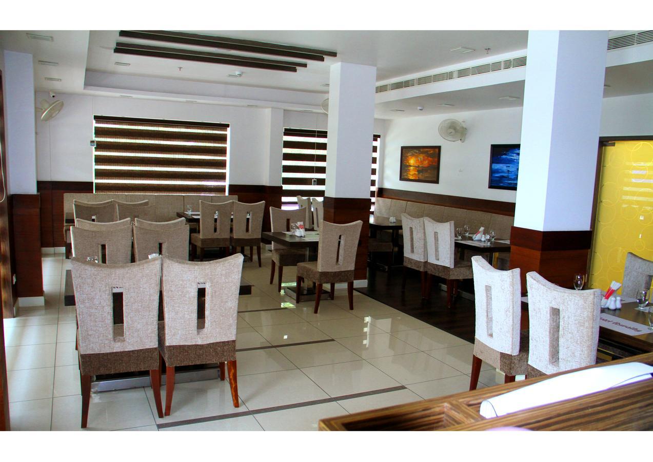 Hotel Aswathy Kodungallūr Extérieur photo