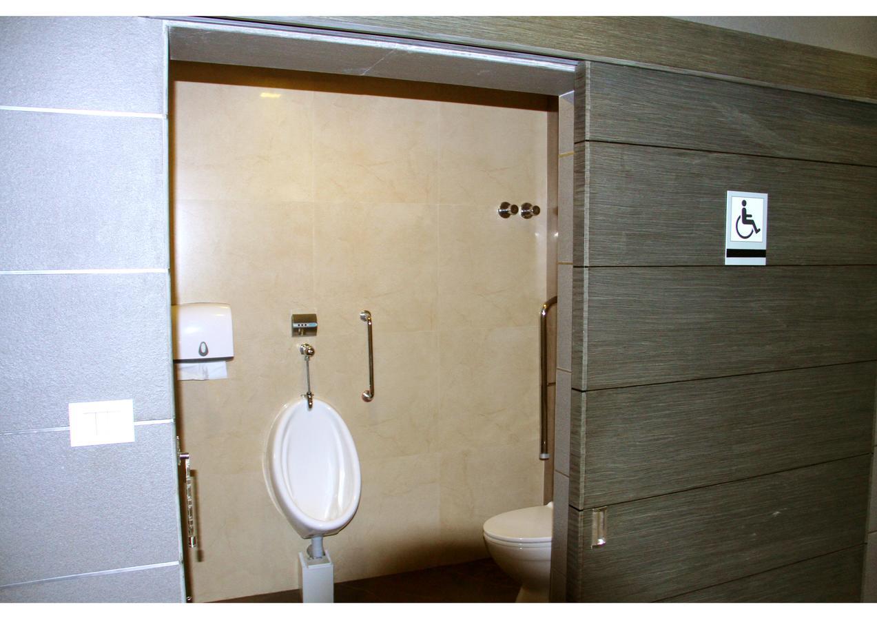 Hotel Aswathy Kodungallūr Extérieur photo