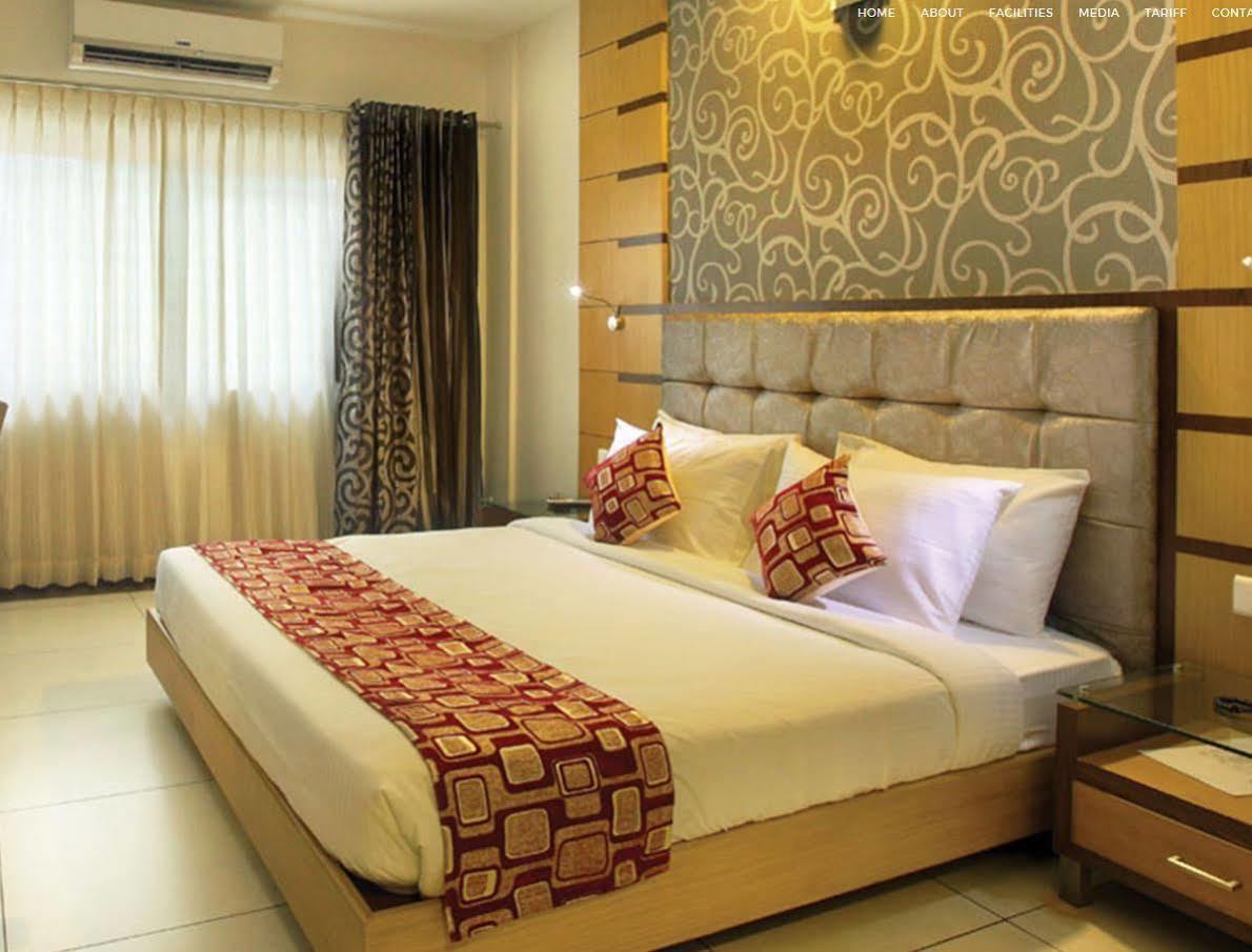 Hotel Aswathy Kodungallūr Extérieur photo