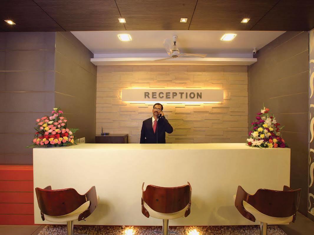 Hotel Aswathy Kodungallūr Extérieur photo